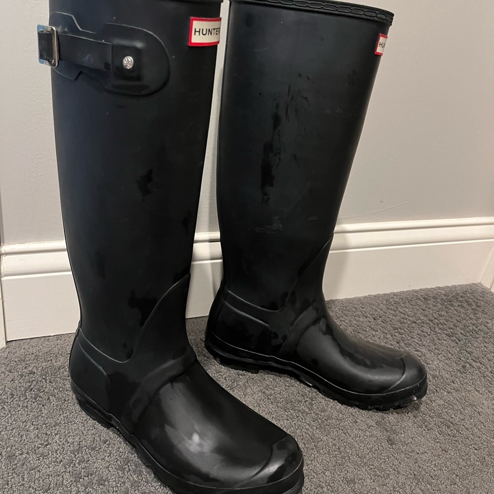 Women’s black Hunter boots